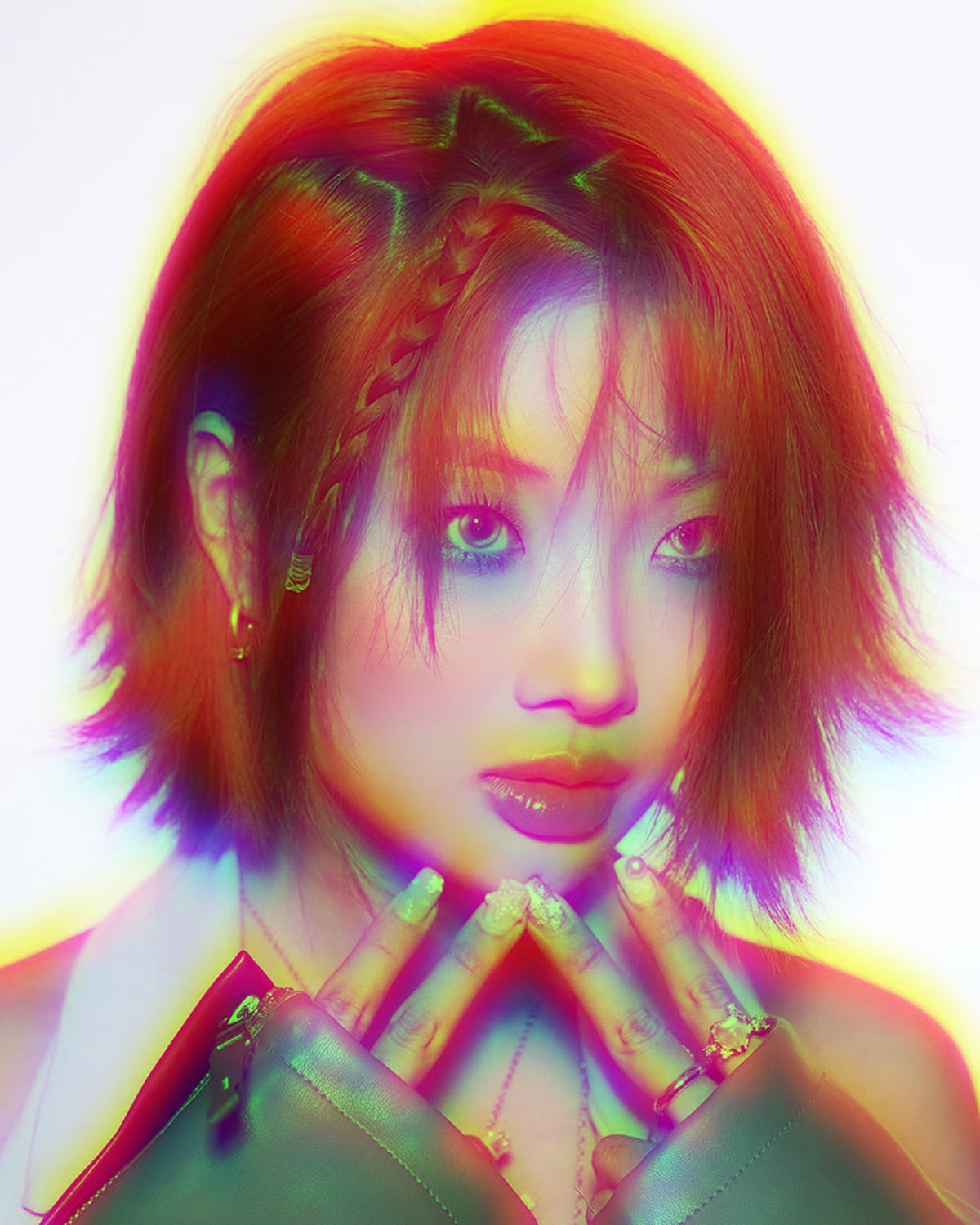 Chromatic aberration effect on a portrait of a woman with copper red hair, made with the Chromatic Aberration filter in Filter Archive (Soft Split preset)